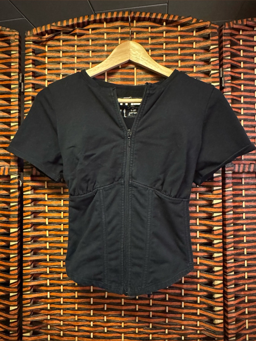 Ta3 Black Short-Sleeve Zip Front Women’s Shapewear Top